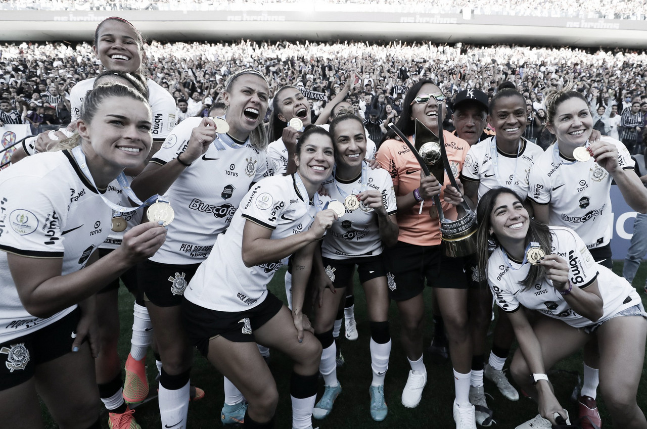 Corinthians domina, vira contra Internacional e conquista tetra histórico do Brasileirão Feminino
