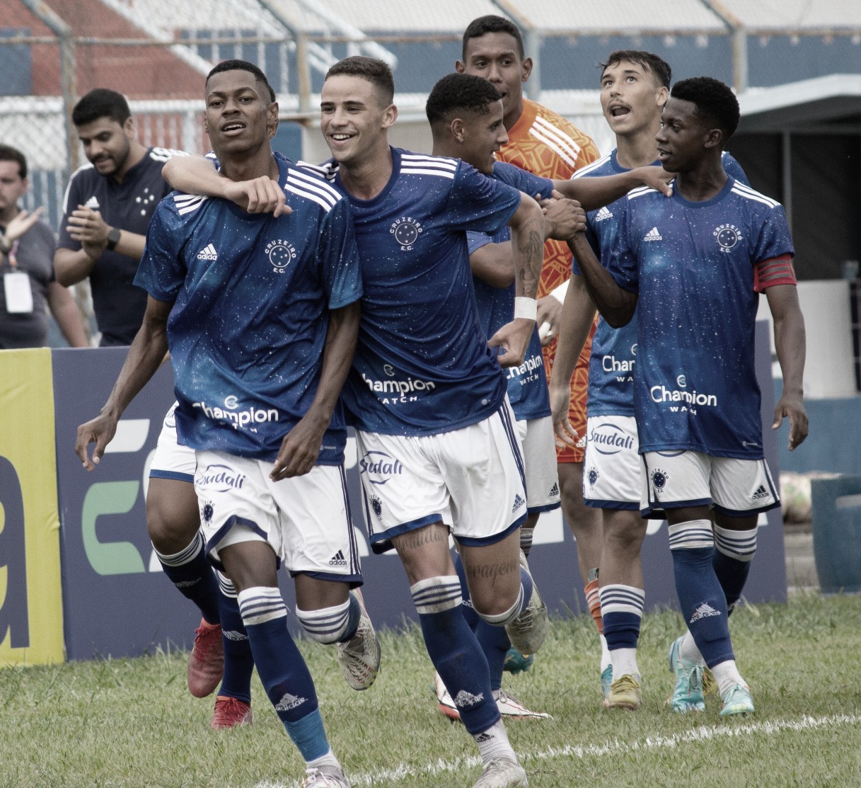 Corinthians marca e empata com Cruzeiro no fim do jogo 