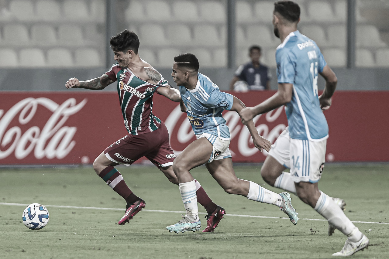 André recebe amarelo e desfalca o Fluminense para o jogo de volta contra o  Corinthians