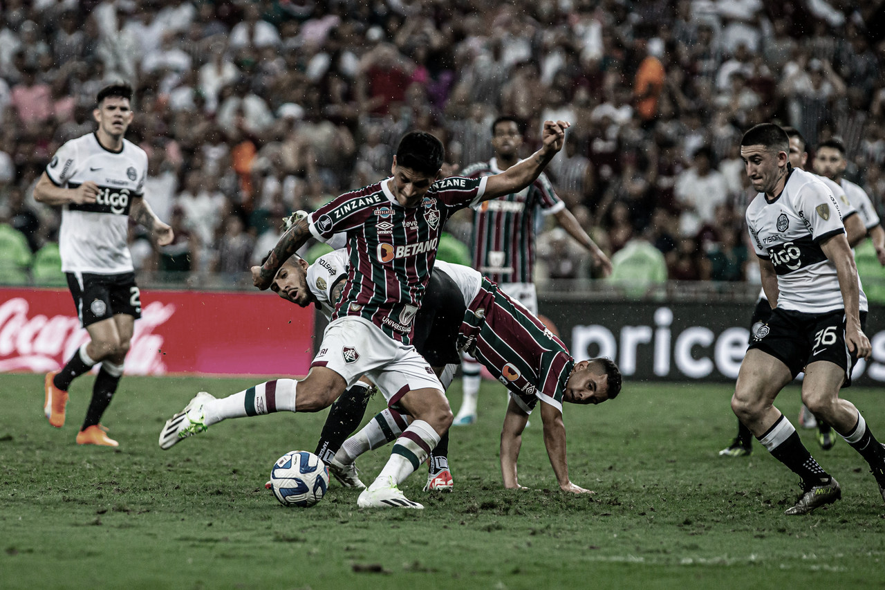 André recebe amarelo e desfalca o Fluminense para o jogo de volta contra o  Corinthians