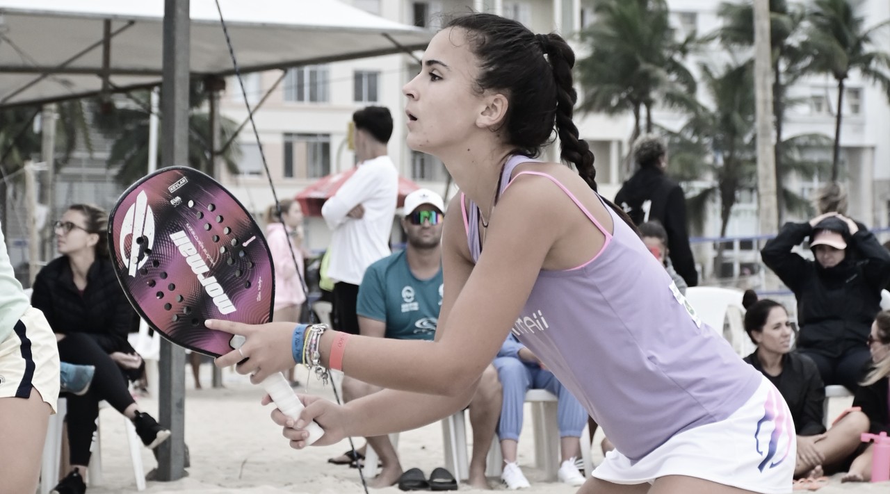 Jovem estrela paranaense, Vitória Marchezini, top 5 do mundo, disputa   evento do Circuito Mundial de Beach Tennis
