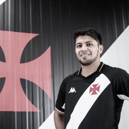 Terceiro Refor O Para Robert Rojas Do Vasco Vavel Brasil