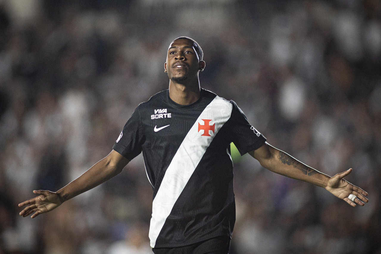 Em noite inspirada, Rayan faz dois, é ovacionado e Vasco goleia Maricá no Carioca Em noite inspirada, Rayan faz dois, é ovacionado e Vasco goleia Maricá no Carioca