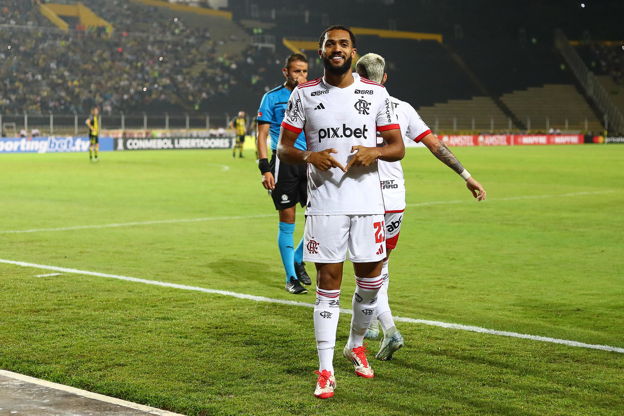 Flamengo joga mal, mas vence o Deportivo Táchira na estreia da ...