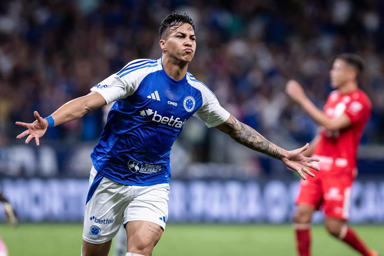 Cruzeiro Brilha na Copa do Brasil com Vitória Convincente sobre Vila Nova