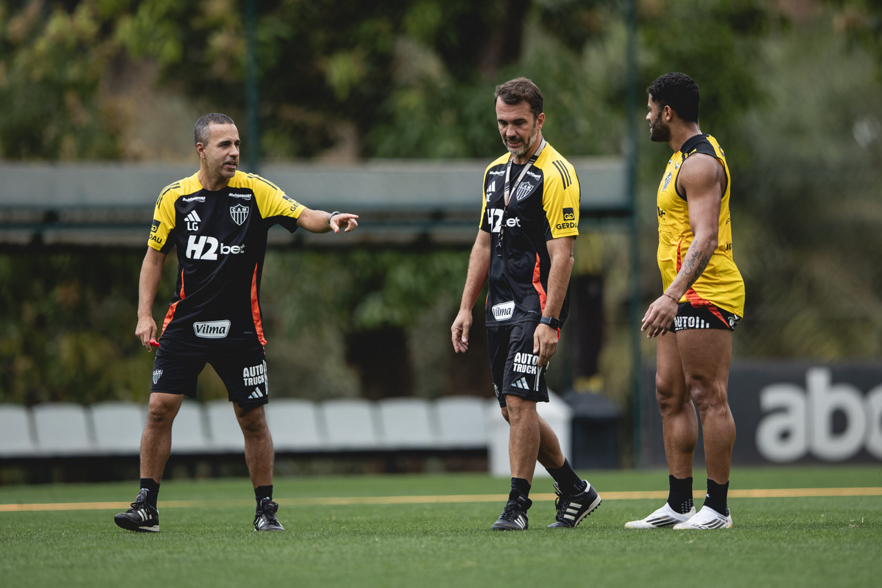 Vitória e Atlético-MG se enfrentam em busca de virada de chave