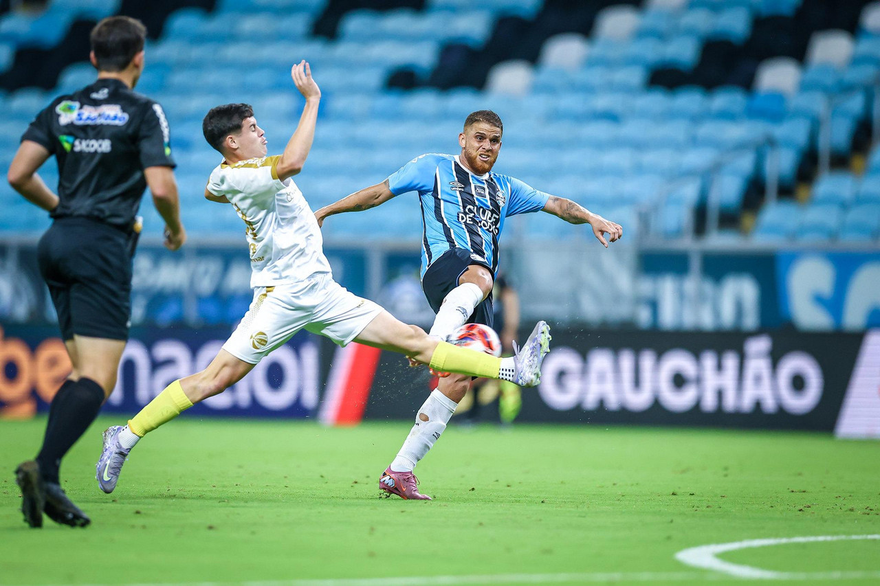 Na estreia em casa e com 'lei do ex', Grêmio perde para o São José no Gauchão Na estreia em casa e com 'lei do ex', Grêmio perde para o São José no Gauchão