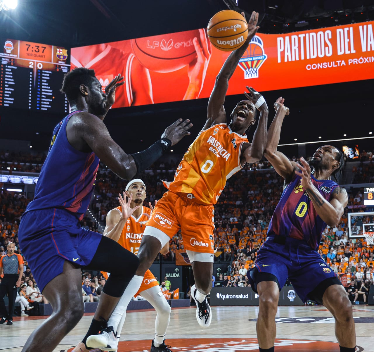 Valencia Basket shocks Barça and ties the Spanish Finals