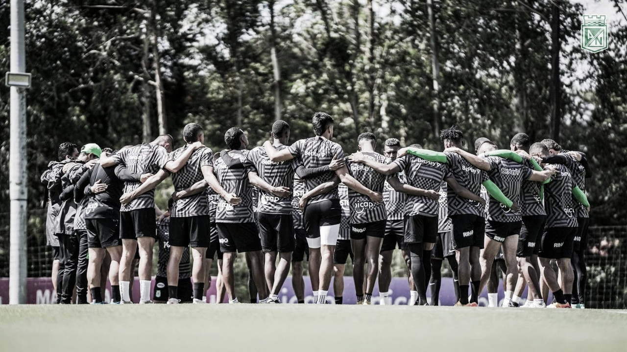 Dynamic Copa Libertadores: Novedades Y 23 Convocados De Medellín Vs. Liverpool Scene Illustration Dynamic Copa Libertadores: Novedades Y 23 Convocados De Medellín Vs. Liverpool Scene Illustration