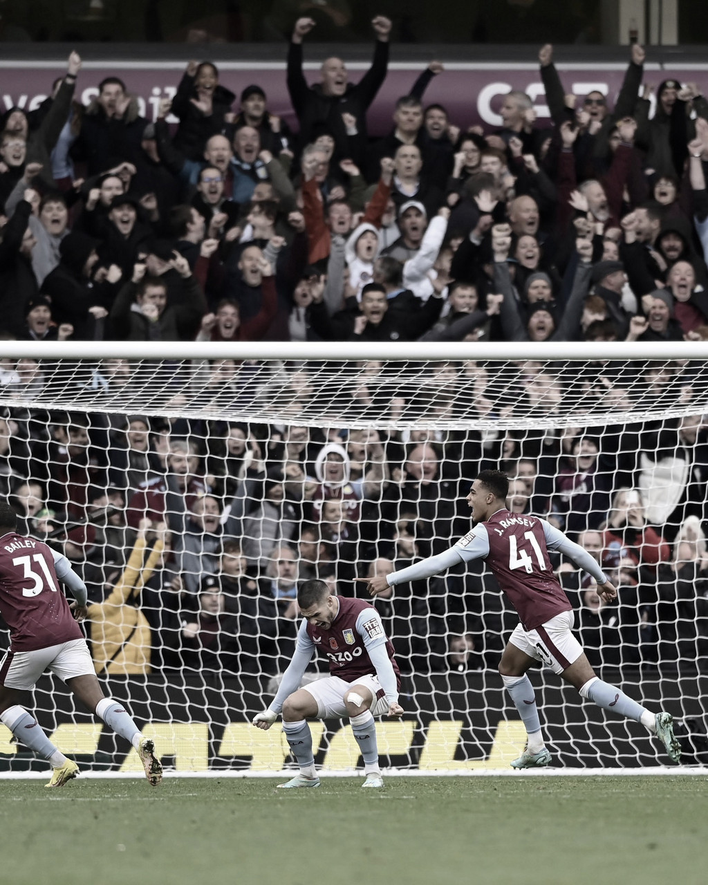Victoria del Aston Villa ante Manchester United en el debut de Unai Emery