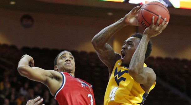 West Virginia Mountaineers Show Chinks In The Armor vs. Richmond Spiders, But Prevail