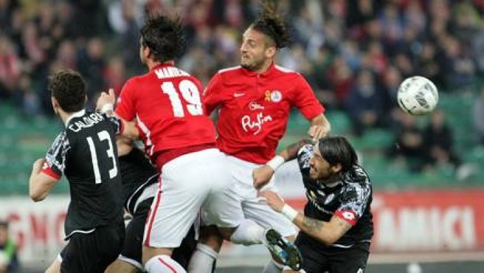 Serie B, tra Bari e Cesena vince l'equilibrio: 0-0 al San Nicola Serie B, tra Bari e Cesena vince l'equilibrio: 0-0 al San Nicola