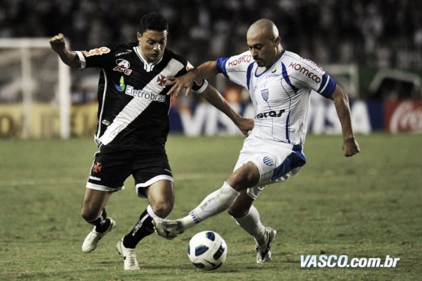 Em São Januário, Vasco e Avaí fazem duelo direto pela parte de cima da tabela