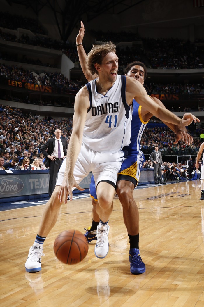 Nowitzki y los Mavericks frenan a los Warriors Nowitzki y los Mavericks frenan a los Warriors