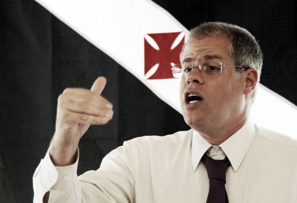 Roberto Monteiro lança candidatura no Vasco Roberto Monteiro lança candidatura no Vasco