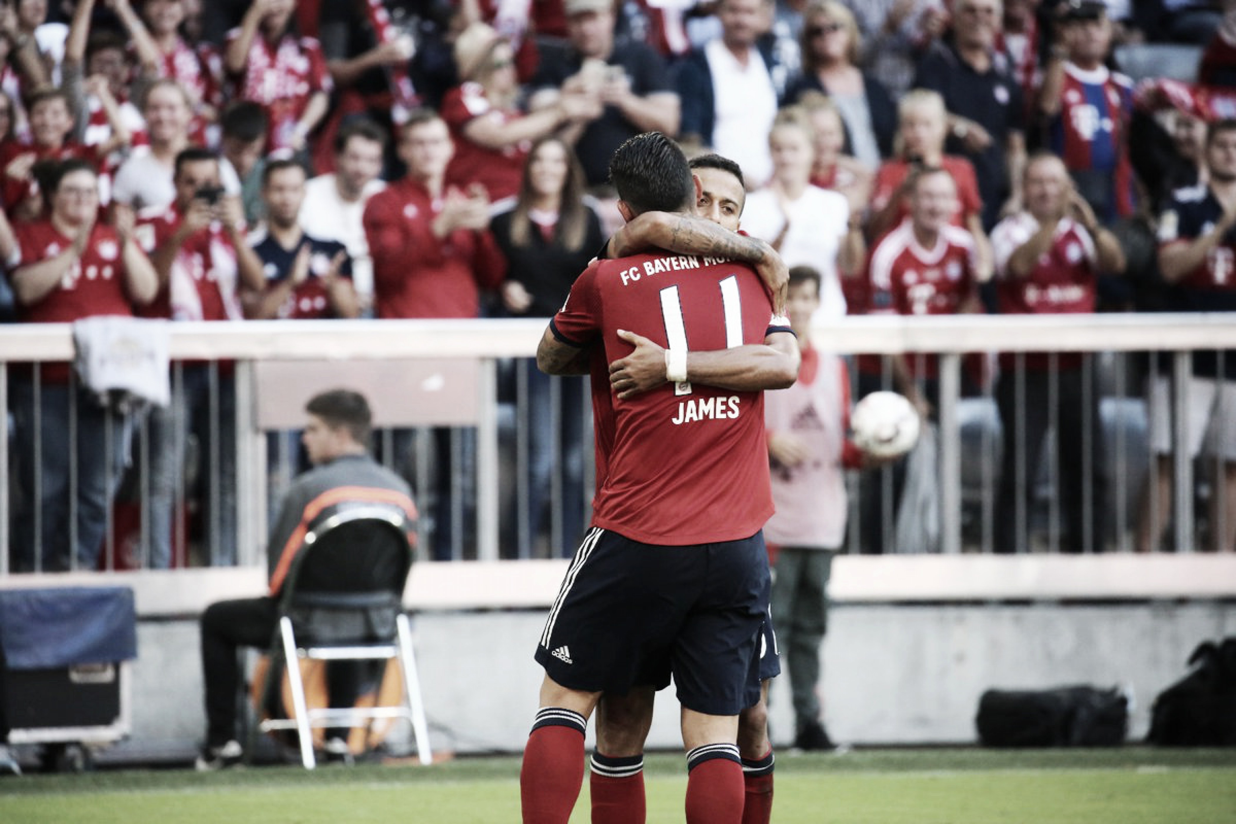 Bayern de Munique vence Bayer Leverkusen de virada e se isola na liderança da Bundesliga