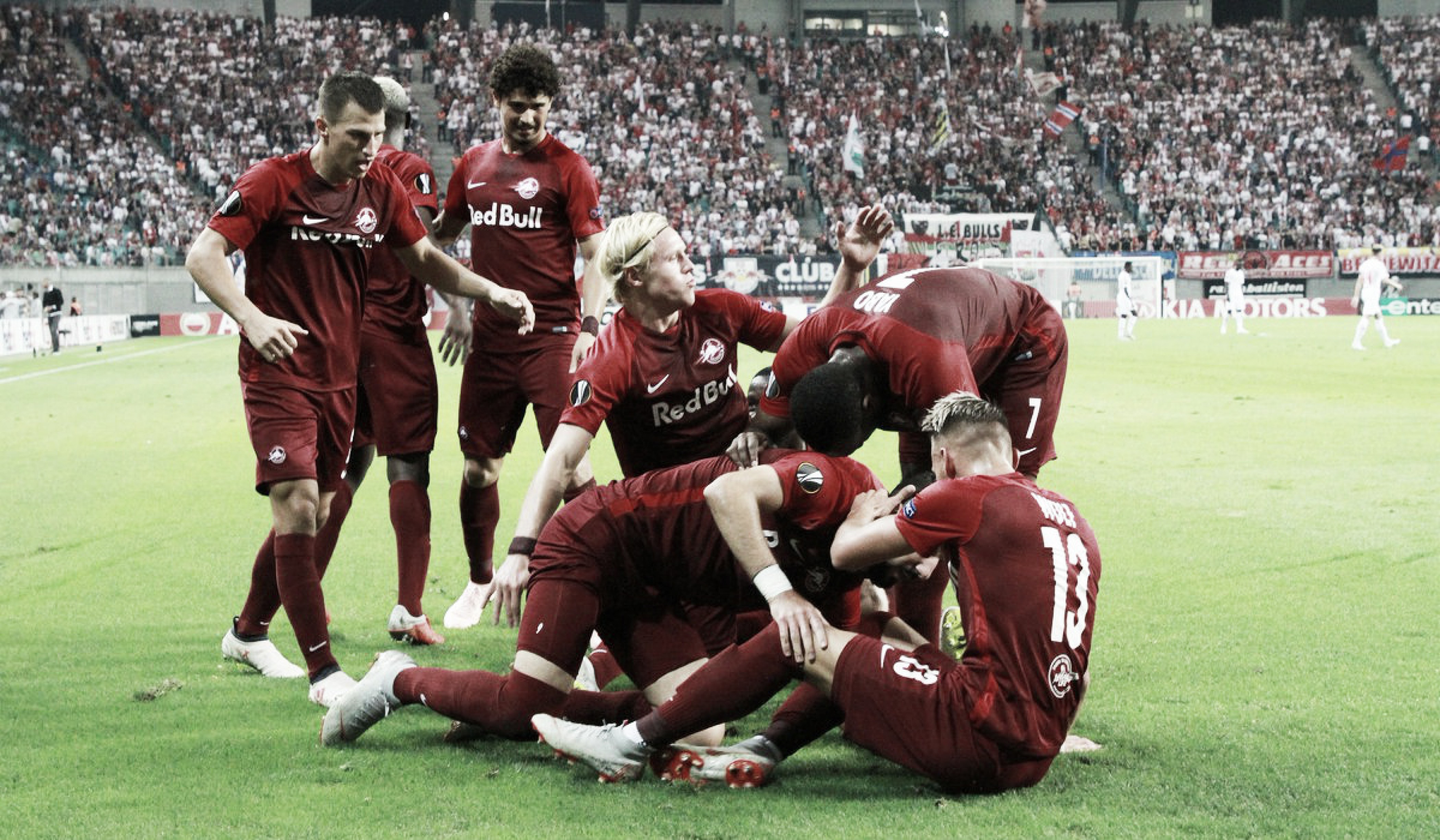 Leipzig leva dois, se recupera, mas Salzburg marca no fim e vence em estreia na Europa League Leipzig leva dois, se recupera, mas Salzburg marca no fim e vence em estreia na Europa League
