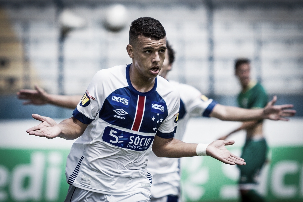 Cruzeiro renova contrato de Vinícius Popó por cinco anos Cruzeiro renova contrato de Vinícius Popó por cinco anos
