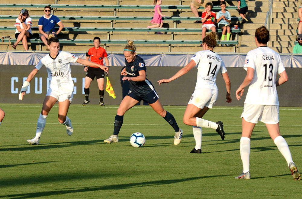 NC Courage vs Reign FC Preview: Both teams have a chance to leapfrog into second place