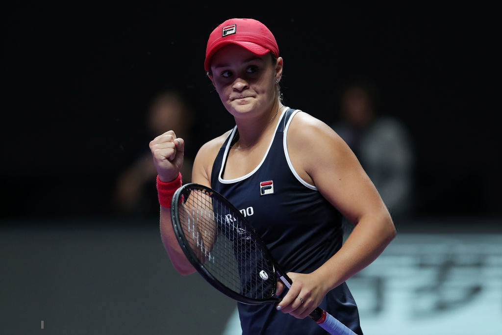WTA Finals: Ashleigh Barty overcomes a slow start, beats Belinda Bencic in three sets