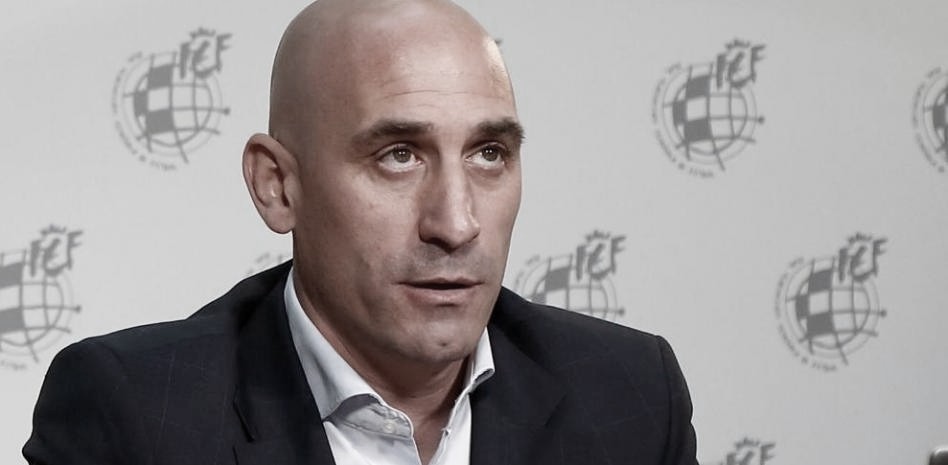 Rubiales: "Hay que pedir disculpas" Rubiales: "Hay que pedir disculpas"
