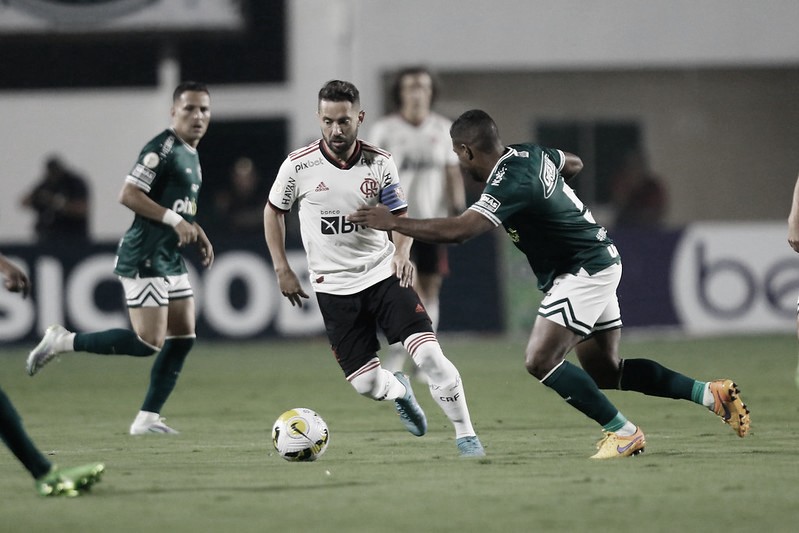 Dorival conta que Everton Ribeiro passou mal antes de Goiás x Flamengo: "Foi guerreiro"
