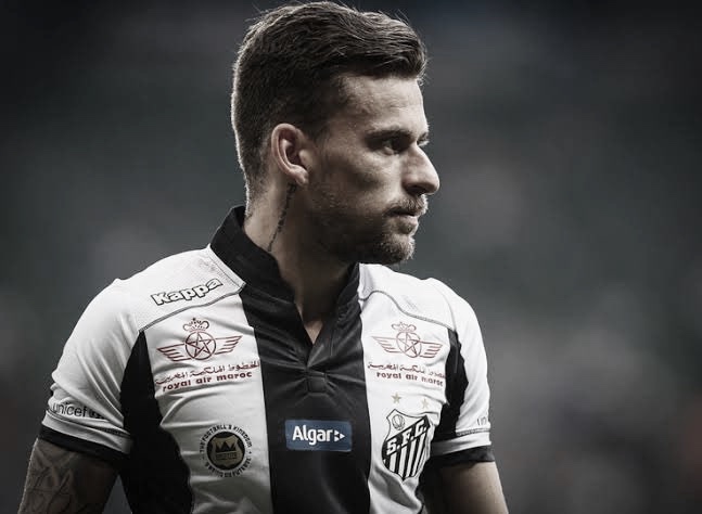 Com pedido de desculpas à torcida, Lucas Lima anuncia retorno ao Santos