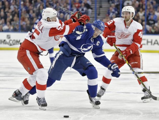 Red Wings Shocked 5-1 By Red Hot Lightning; Tampa New #1 In Eastern Conference