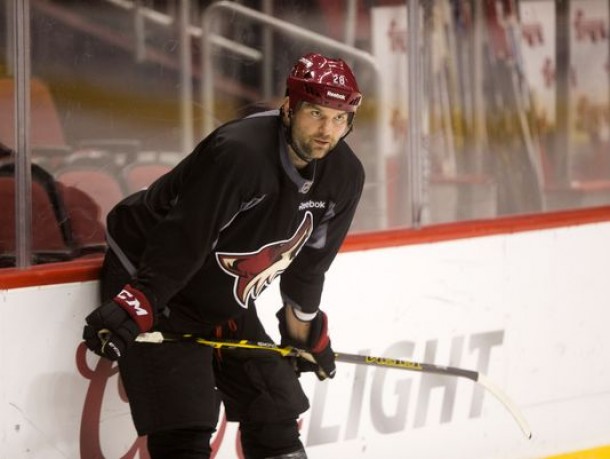 Bass: Arizona Coyotes Goon John Scott Leading NHL All-Star Vote