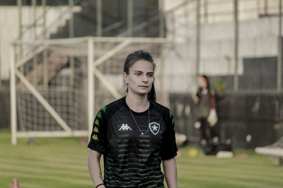 Botafogo contrata meia-atacante Chaiane Locatelli para Brasileirão Feminino A2 Botafogo contrata meia-atacante Chaiane Locatelli para Brasileirão Feminino A2