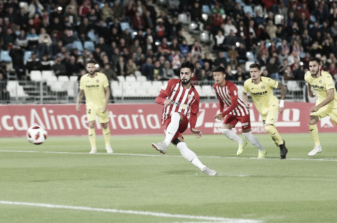 El Almería le amarga el partido al Villarreal