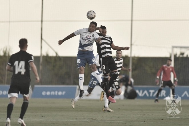 El Tenerife despide San Pedro del Pinatar con victoria (2-0) El Tenerife despide San Pedro del Pinatar con victoria (2-0)