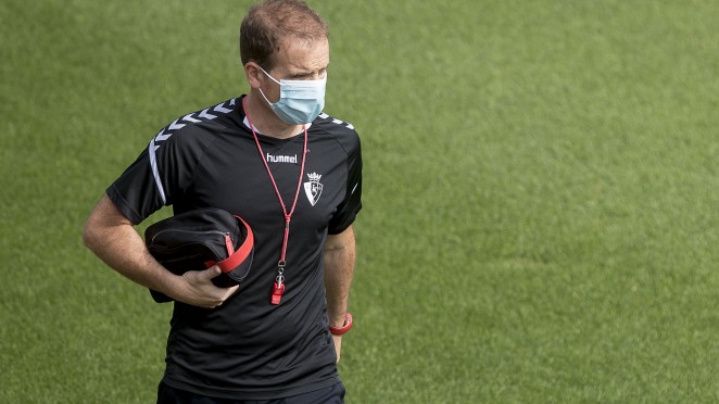 Arrasate: "Vestir esta camiseta ya es suficiente estímulo para ir a ganar el partido" Arrasate: "Vestir esta camiseta ya es suficiente estímulo para ir a ganar el partido"