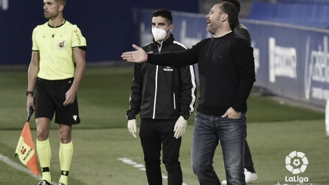 Sergio: “Hay que jugar con personalidad, creer en uno mismo,
con confianza” Sergio: “Hay que jugar con personalidad, creer en uno mismo,
con confianza”