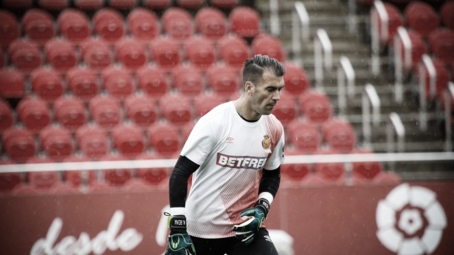 Manolo Reina amplía su contrato hasta 2022 Manolo Reina amplía su contrato hasta 2022