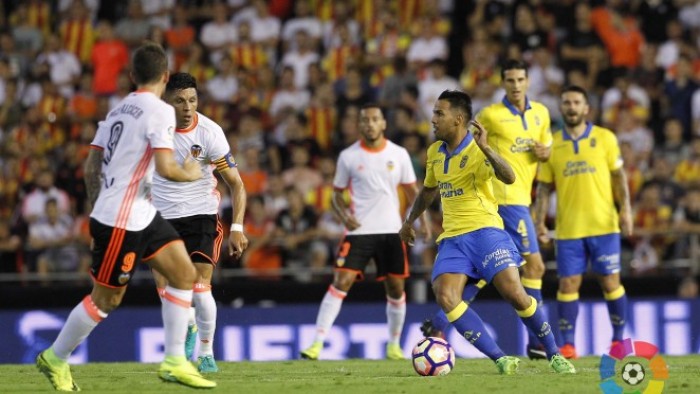 Los horrores defensivos condenan al Valencia