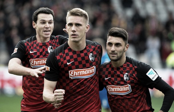 Freiburg goleia Paderborn em casa e reassume a liderança da 2. Bundesliga