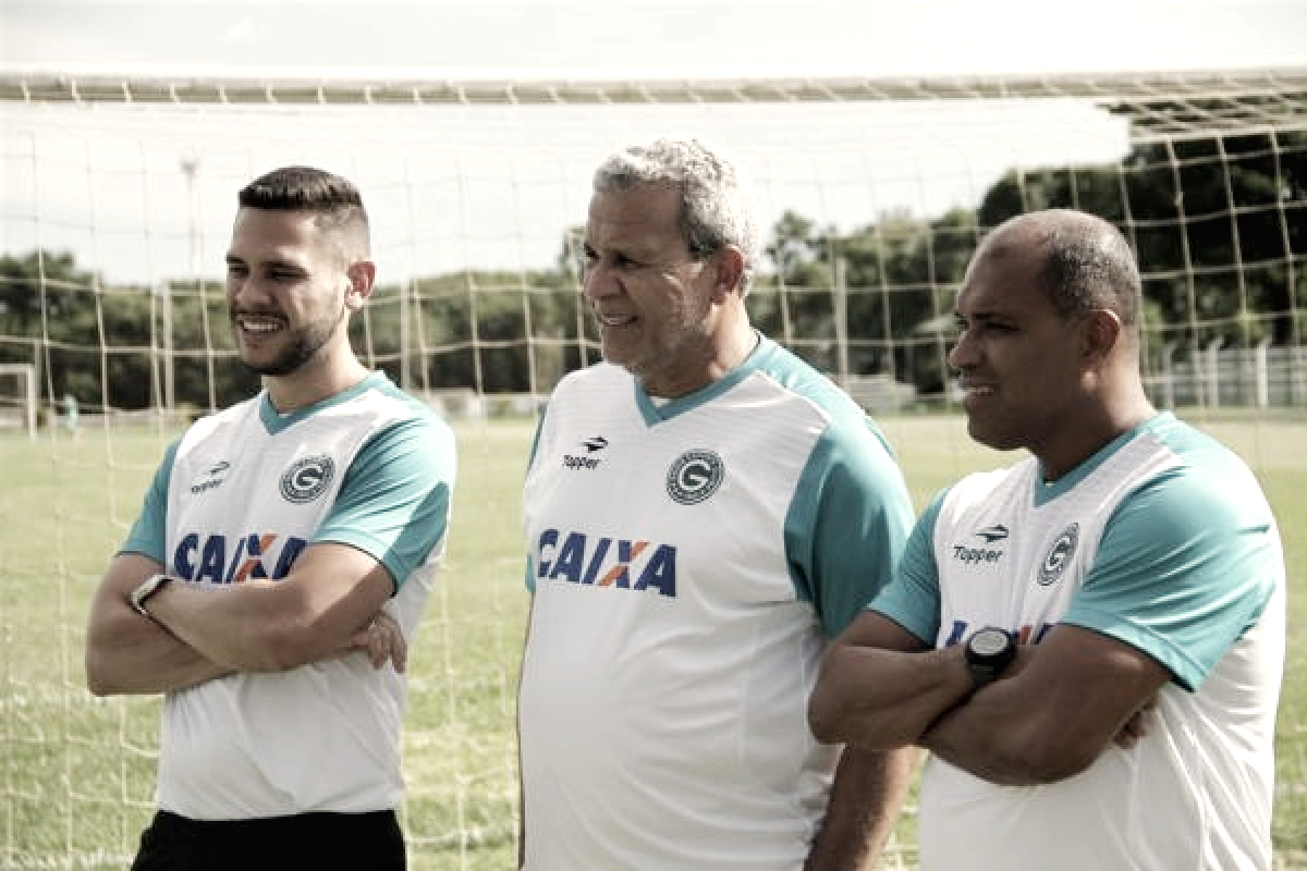 Hélio dos Anjos elogia atuação do Goiás na Copa do Brasil: "Feliz demais com a performance" Hélio dos Anjos elogia atuação do Goiás na Copa do Brasil: "Feliz demais com a performance"