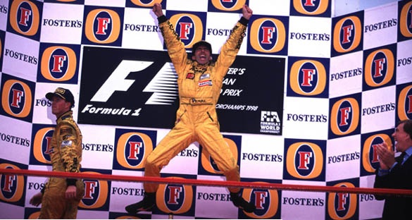 GP de Bélgica 1998: Damon Hill se alza sobre el caos GP de Bélgica 1998: Damon Hill se alza sobre el caos