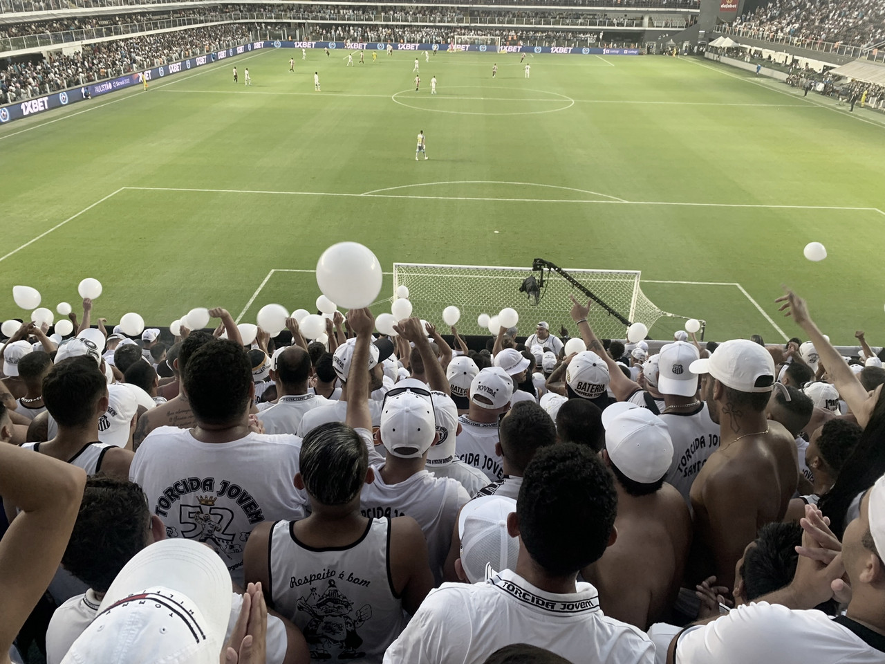 Mudança no horário da partida entre Santos e São Paulo causa problemas na logística dos torcedores