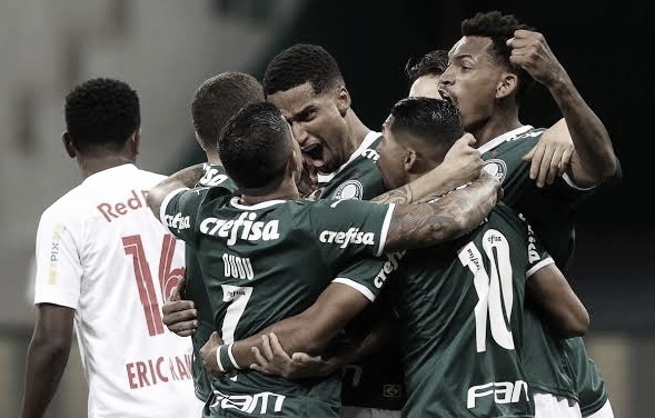 Querendo subir na tabela do Brasileirão, Palmeiras recebe Bragantino no Allianz Parque