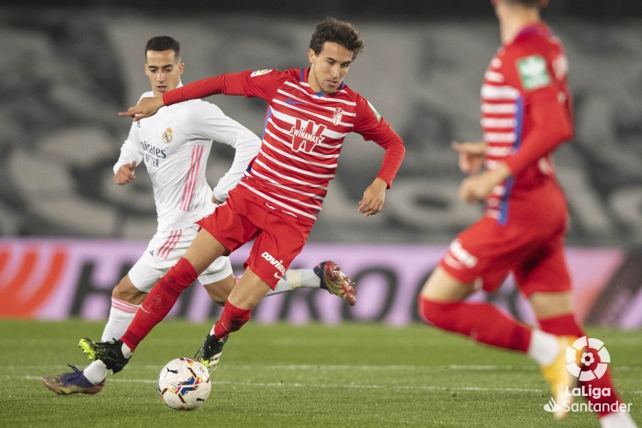 Real Madrid - Granada CF : puntuaciones del
Granada, jornada 15 de LaLiga Real Madrid - Granada CF : puntuaciones del
Granada, jornada 15 de LaLiga