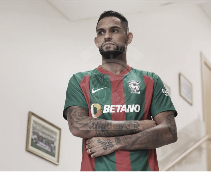 Apresentado oficialmente no Marítimo, Vítor Costa projeta temporada em seu retorno a Portugal Apresentado oficialmente no Marítimo, Vítor Costa projeta temporada em seu retorno a Portugal