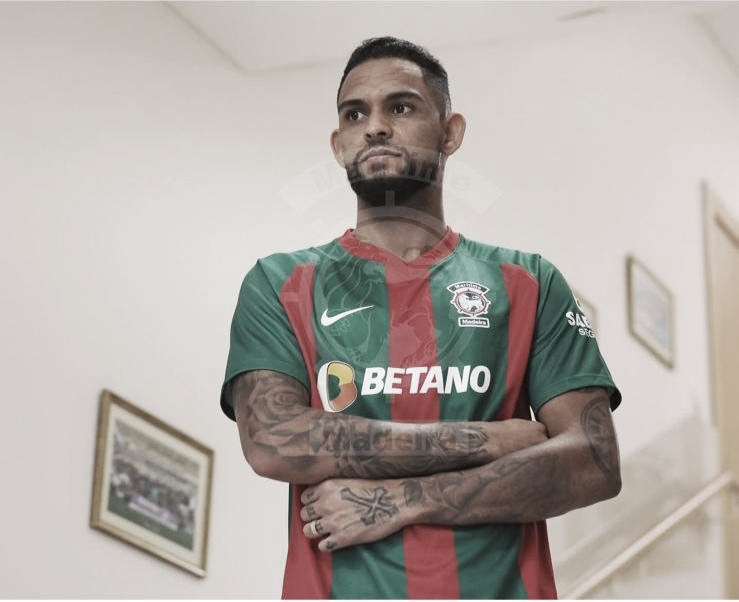 Apresentado oficialmente no Marítimo, Vítor Costa projeta temporada em seu retorno a Portugal