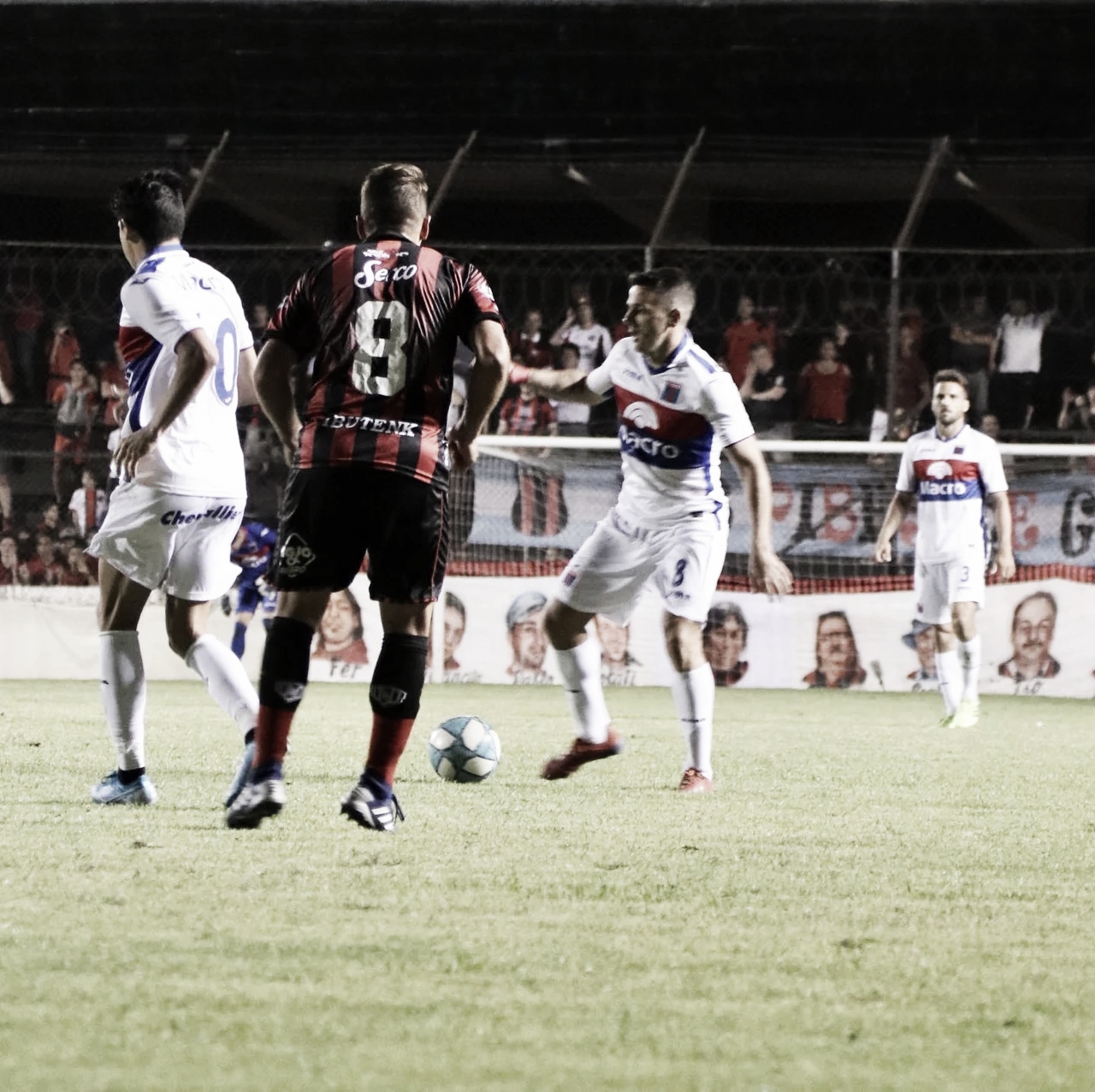 Tigre no pudo ante Defensores en Bajo Belgrano Tigre no pudo ante Defensores en Bajo Belgrano