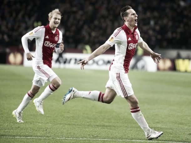 El Ajax golpea primero ante el Legia