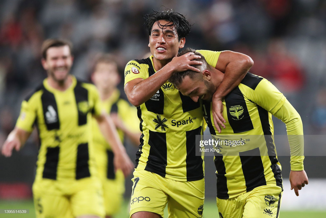 Western Sydney Wanderers 1-2 Wellington Phoenix: Nix qualify for playoffs with win in Sydney