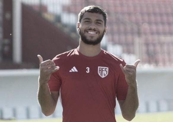 Cria do Goiás, Thiago Freitas avalia liderança do AVS SAD na Segunda ...
