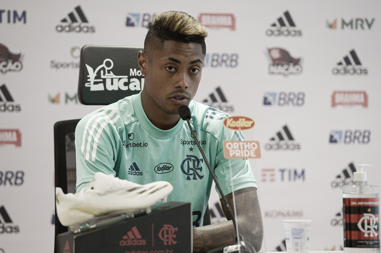 Al Hilal prepara oferta milionária por Bruno Henrique, atacante do Flamengo