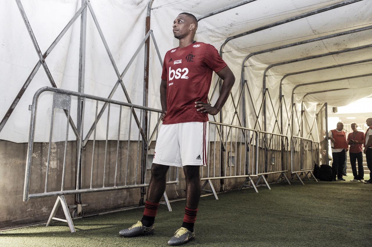 Em despedida, Juan manda recado para torcida do Flamengo: “Ajudaram a realizar o meu sonho” Em despedida, Juan manda recado para torcida do Flamengo: “Ajudaram a realizar o meu sonho”